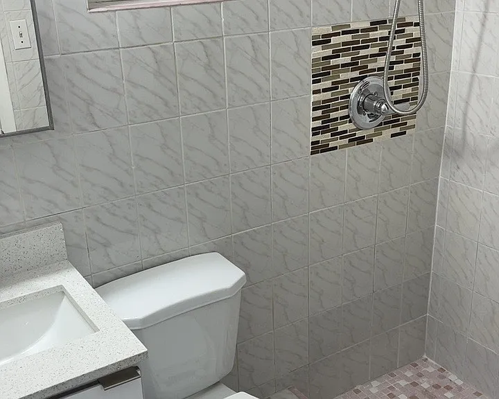 1075 W 23rd St #1 — Photo 5