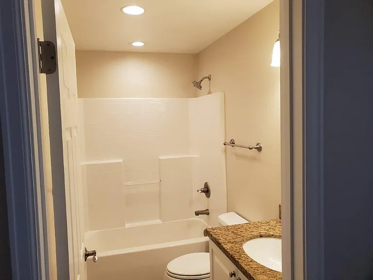 834 S 6th St — Photo 3