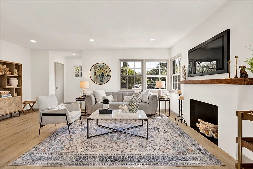 3 bed, 1412 sqft, $5,600 — Photo 3