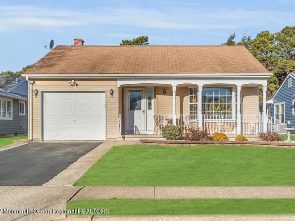 132 Paradise Boulevard, Toms River, NJ 08757