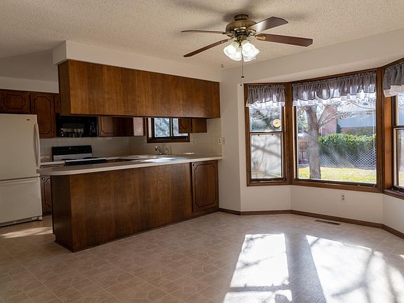 Dining Room/Kitchen