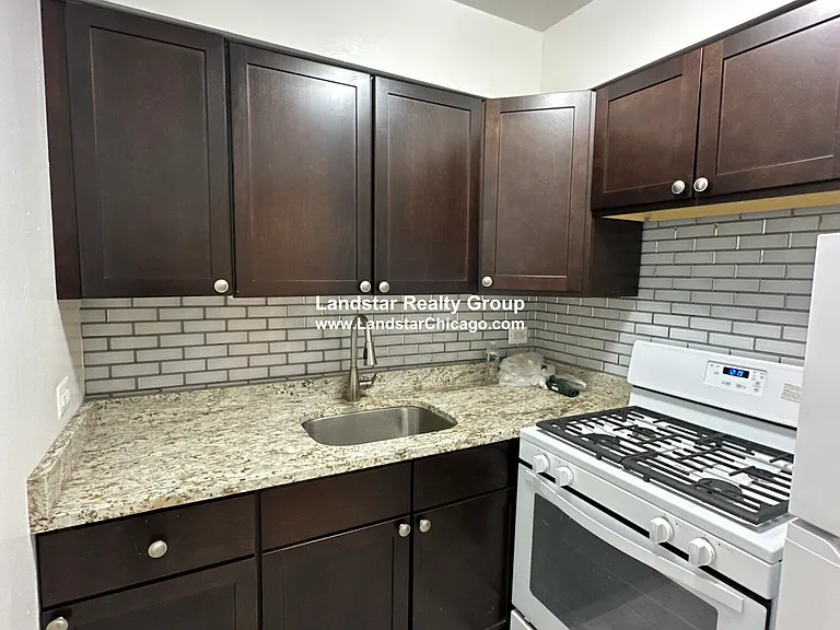 6830 N Sheridan Rd #350 — Photo 2