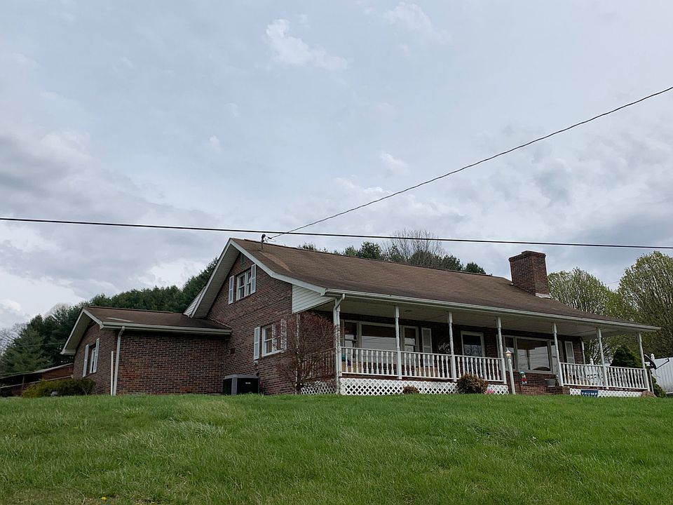 2nd image of 735 Baker Ridge Rd