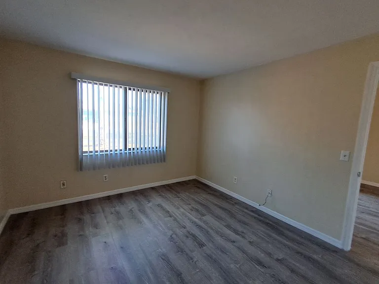 22523 Westchester Blvd #F101 — Photo 11