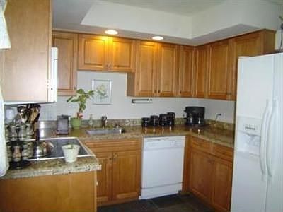 4th image of 9427 Highland Pl
