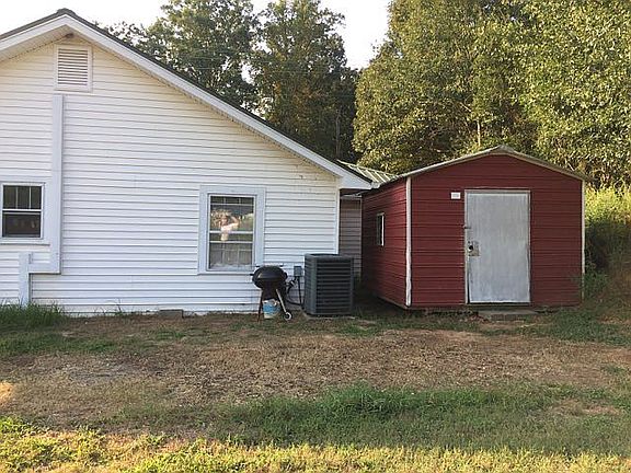 3rd image of 2743 Old Cornelia Hwy