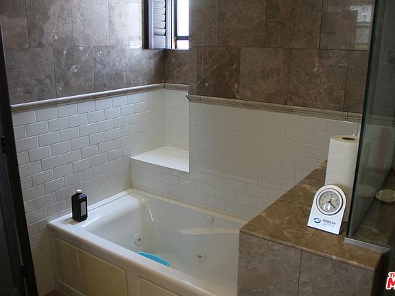 4th image of 520 S Kingsley Dr APT 402