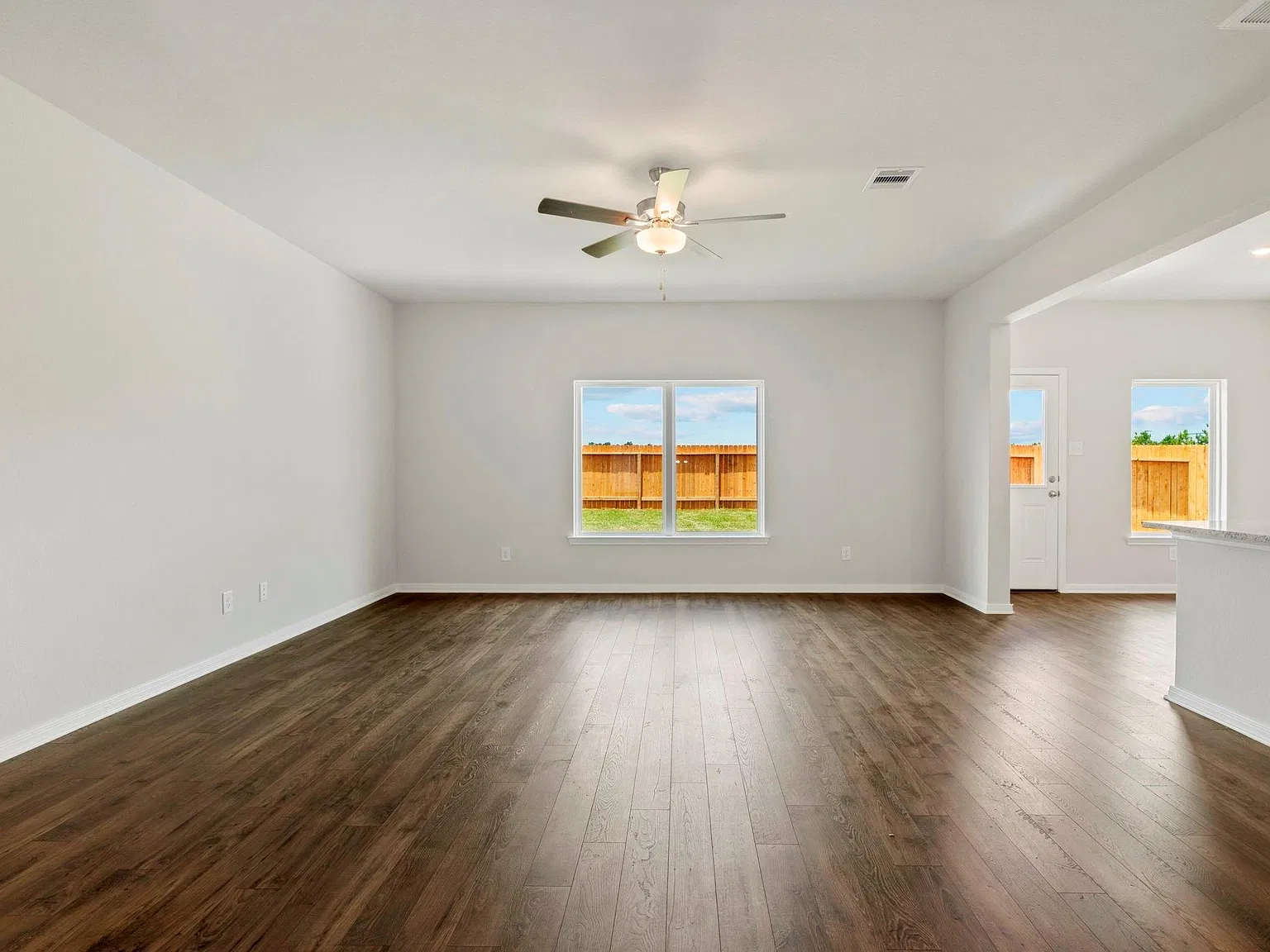 4 bed, 2.5 bath, 2132 sqft, $2,445 — Photo 4
