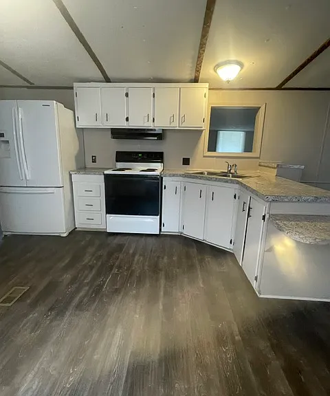 1538 Anderson Rd S — Photo 3