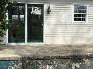 828 Colonial Rd SW #B, Abingdon, VA 24210