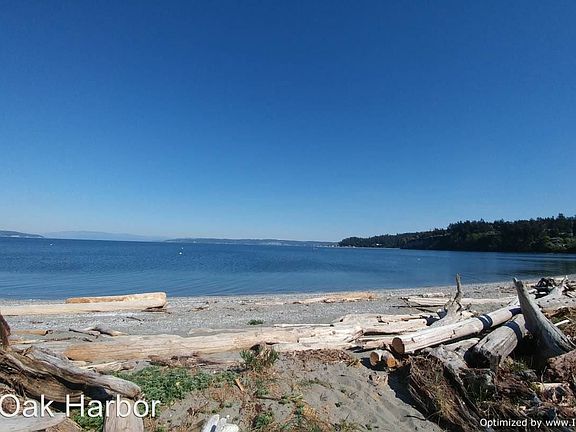 2nd image of 412 Marine Dr