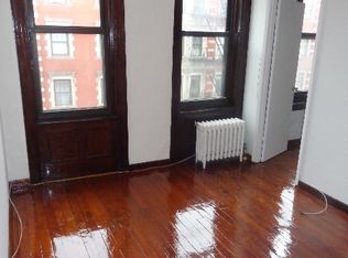 240 E 9th St, Brooklyn, NY 11218