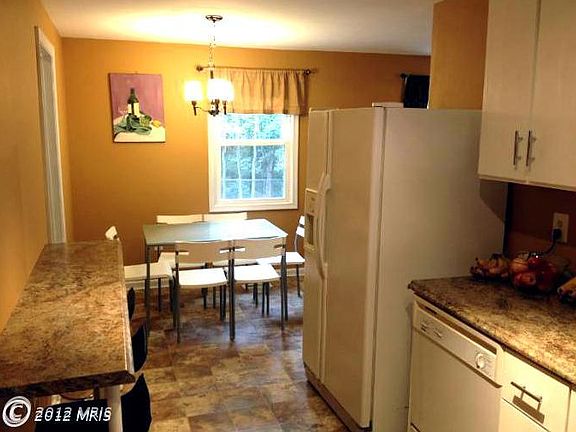 3rd image of 8721 Engleman Ln