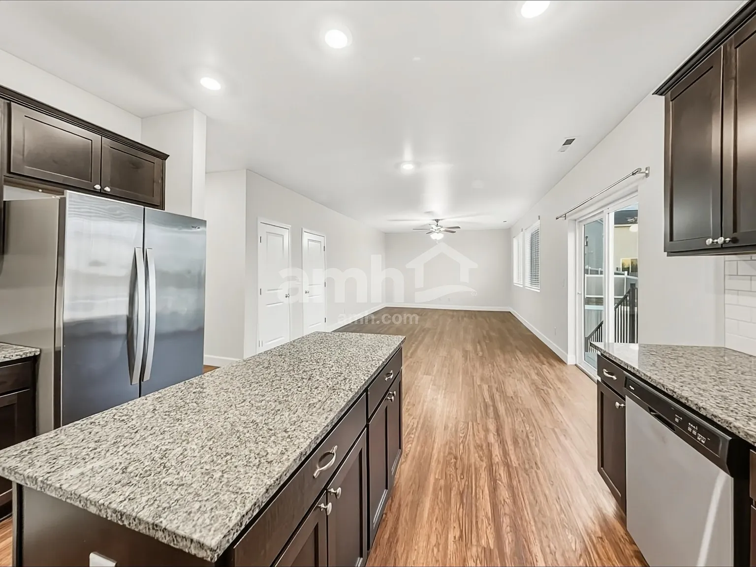 4 bed, 2.5 bath, 2363 sqft, $3,665 — Photo 4
