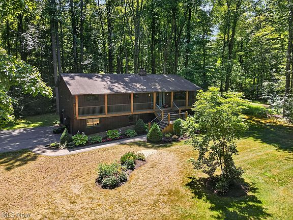 4th image of 8975 Forest Ln