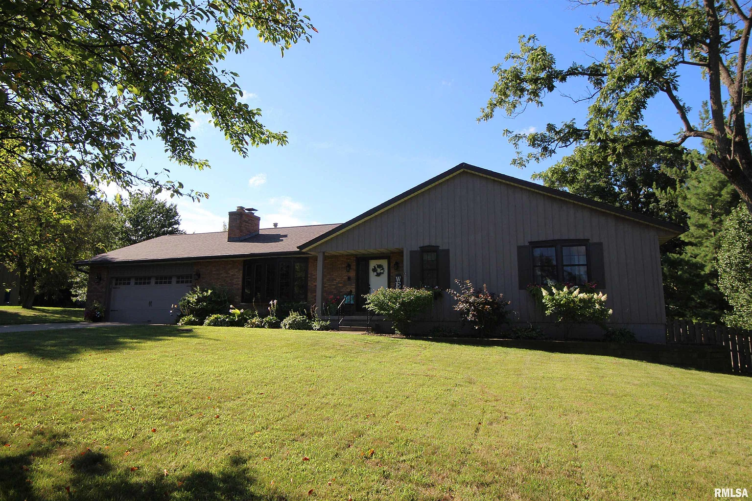 243 Whispering Oaks Dr photo 1