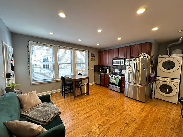 832 S Claremont Ave #1F — Photo 1