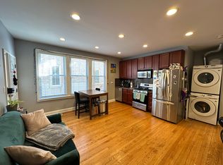 832 S Claremont Ave #1D, Chicago, IL 60612