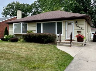 2447 Derby Rd, Troy, MI 48084