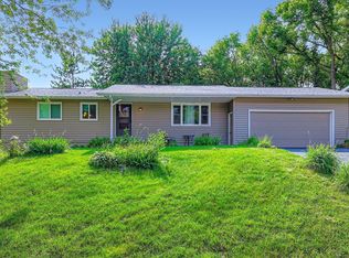 1430 Cardinal Cv, Chaska, MN 55318