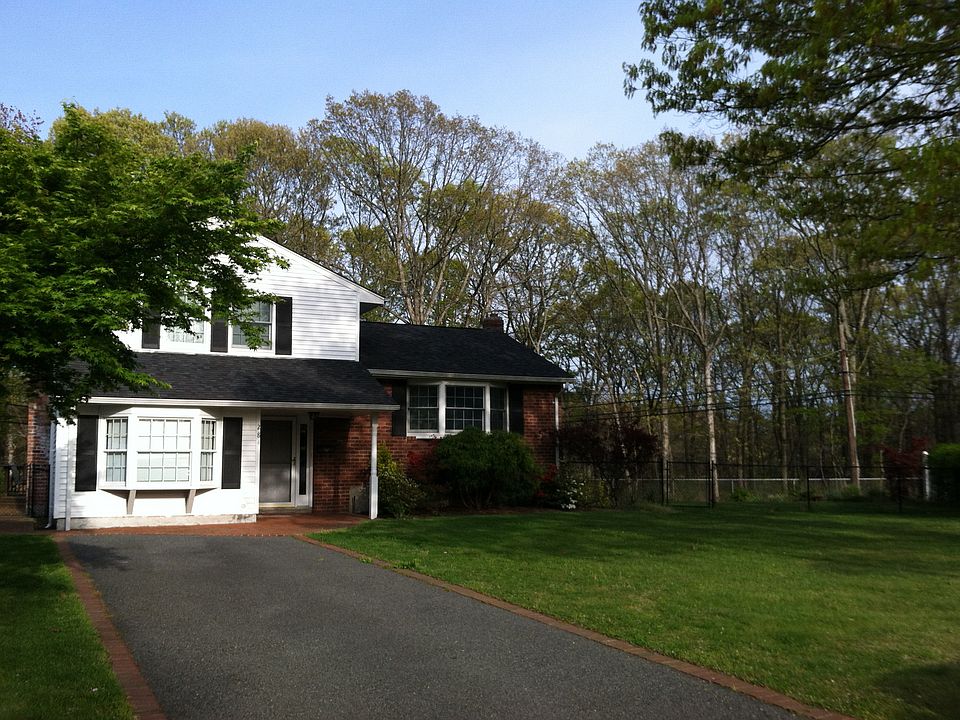1st image of 284 Marilynn Ct