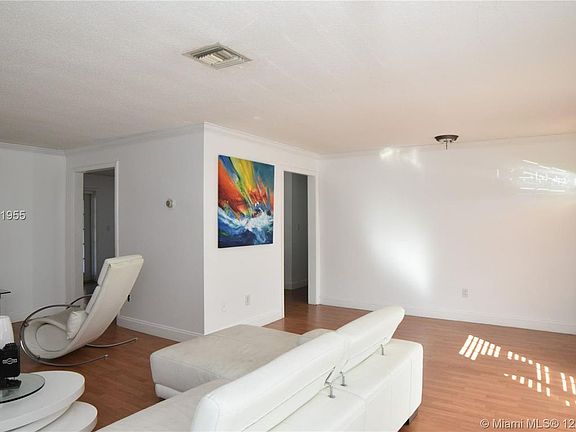 4th image of 8875 NW 27th St