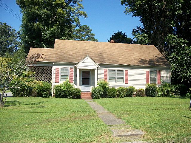 1st image of 210 Farmer St