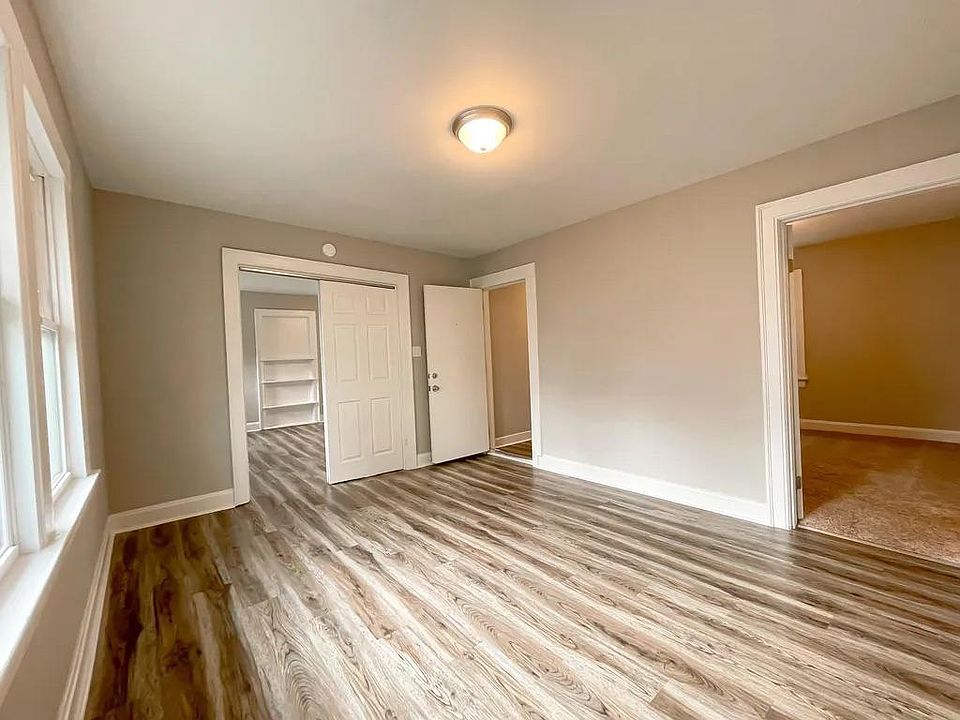 2nd image of 618.5 E 4th Ave #1