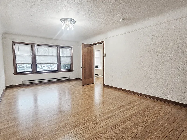 4235 Brooklyn Ave NE #201 — Photo 5