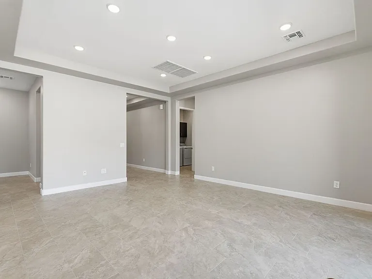 293 E Jasper Ct — Photo 7