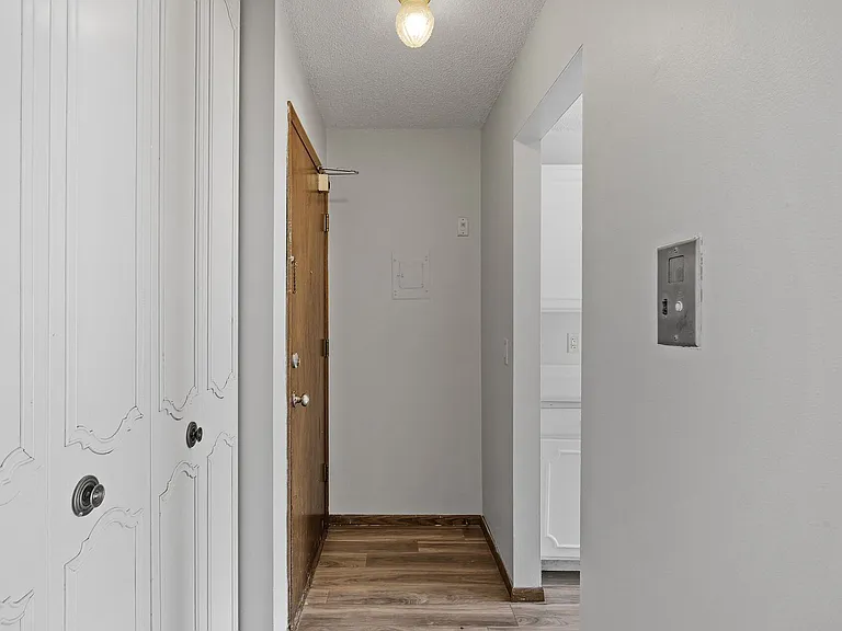 Highland Gables Apartments — Photo 36