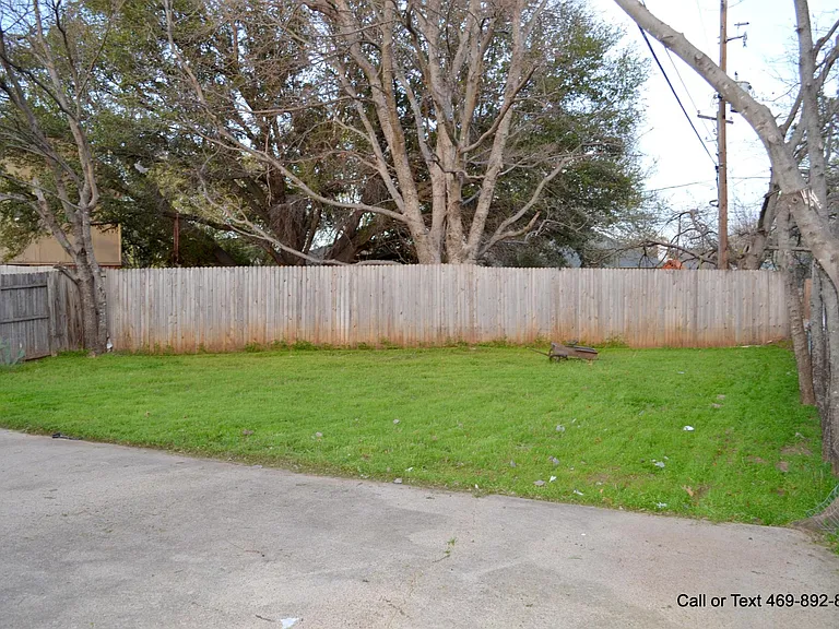 7610 April Ct — Photo 9