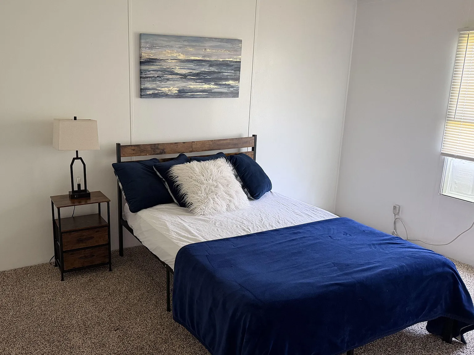 4 bed, 2.0 bath, 20000 sqft, $797 — Photo 2