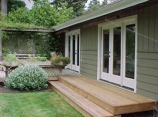769 Grow Ave NW, Bainbridge Island, WA 98110