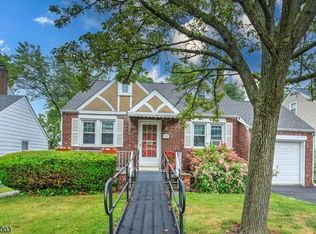 2153 Vauxhall Rd, Union, NJ 07083