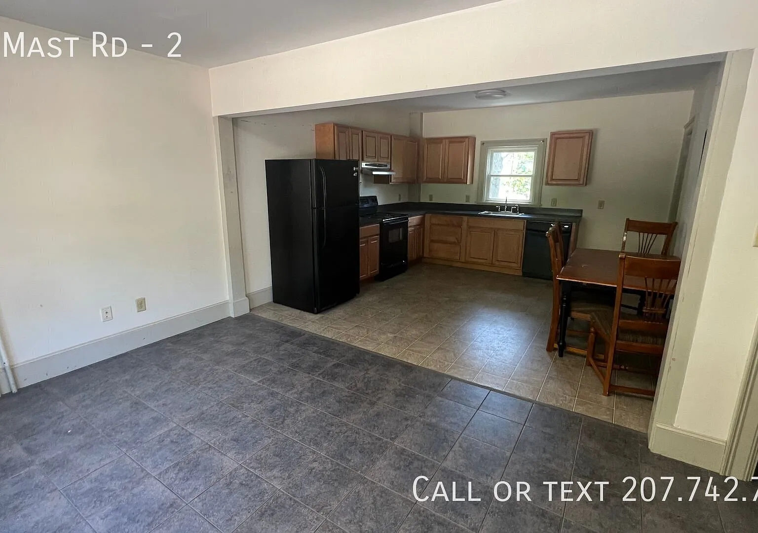 University Student Rental Available for the 2027-2028 School Year - Heat & Hot water Included!! — Photo 2