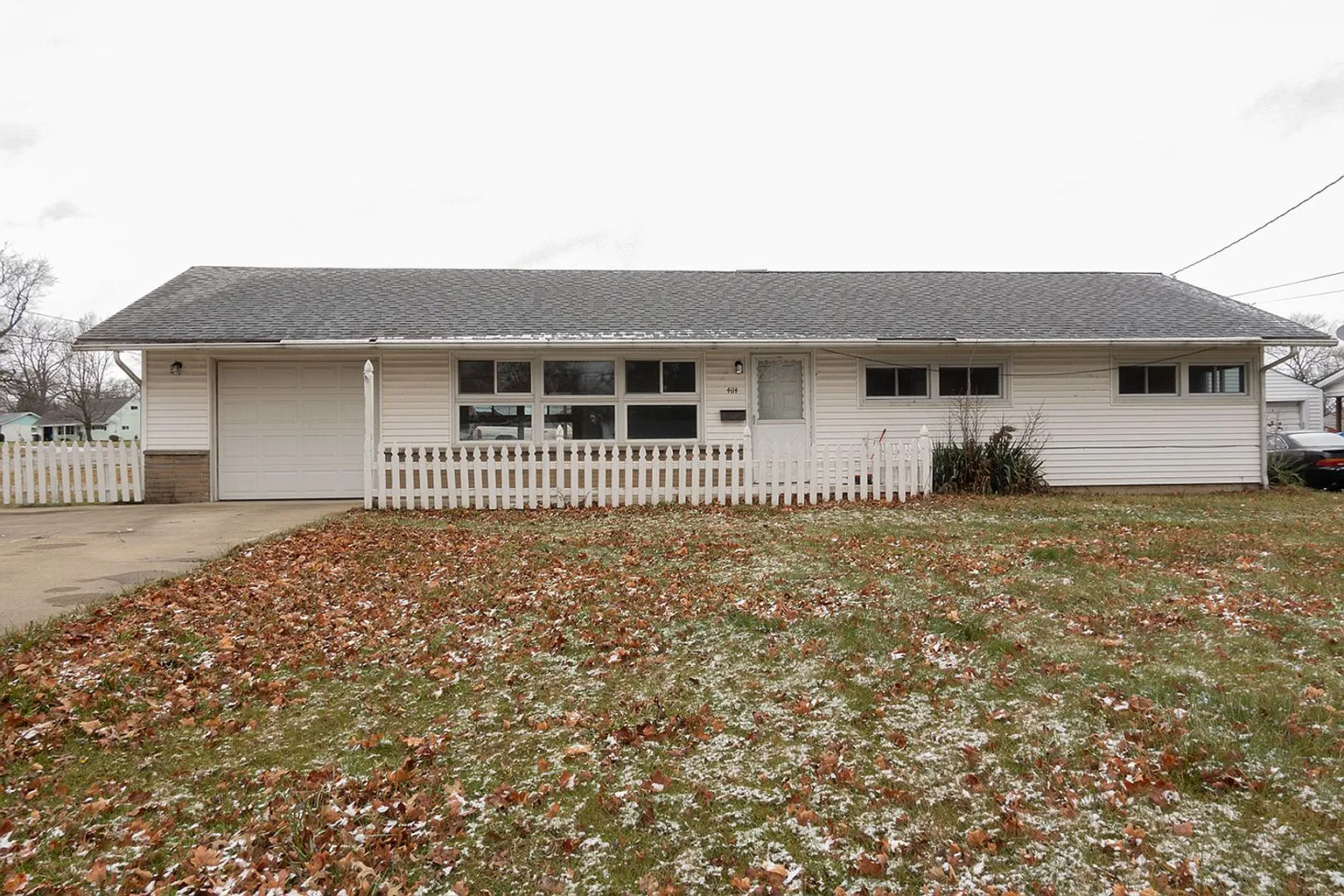4114 Woodmere Dr photo 1