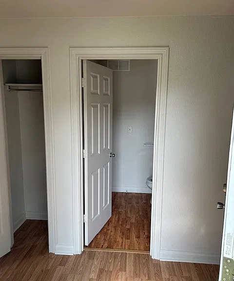 6884 Lexington Dr — Photo 48