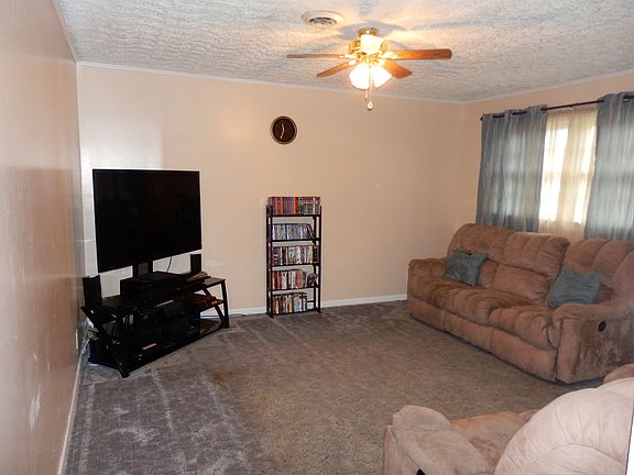2nd image of 137 Canterbury Ln