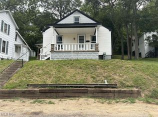 1624 Orchard St, Coshocton, OH