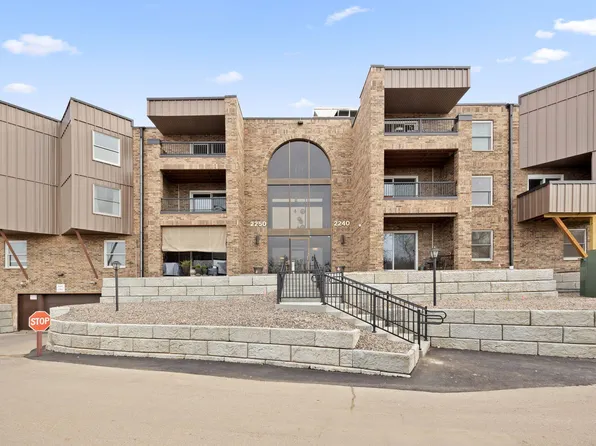2250 Midland Grove Rd APT 307, Roseville, MN 55113
