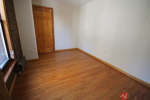 Rented by Wave Real Estate Group | media 25