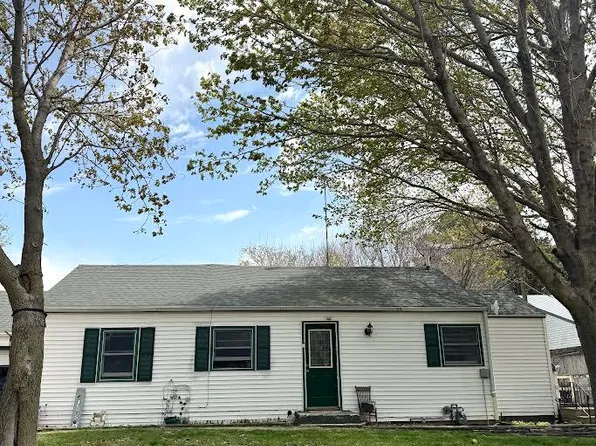 207 Brown St, Alexander, IA 50420