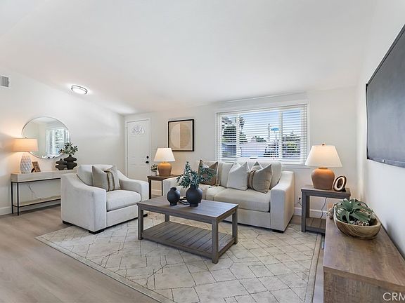 2nd image of 2037 W Arbor Way