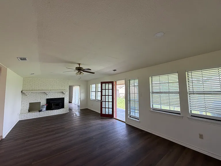 4827 State Highway 276 — Photo 10