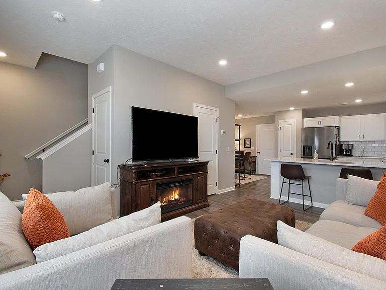 2095 Brandon Ln — Photo 6
