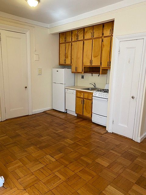1st image of 510 Cathedral Pkwy #3A
