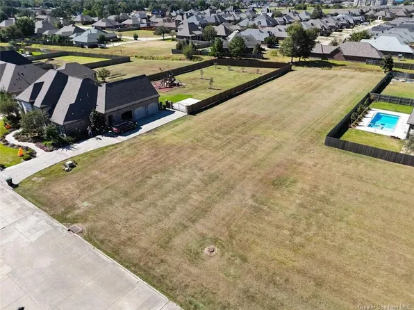 5120 E Worthington Dr, Lake Charles, LA 70605