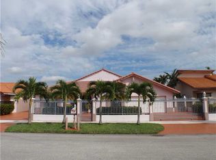 2821 SW 98th Ct, Miami, FL 33165