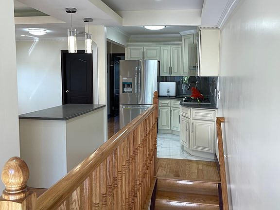 5th image of 46-06 Oceania St Floor 2